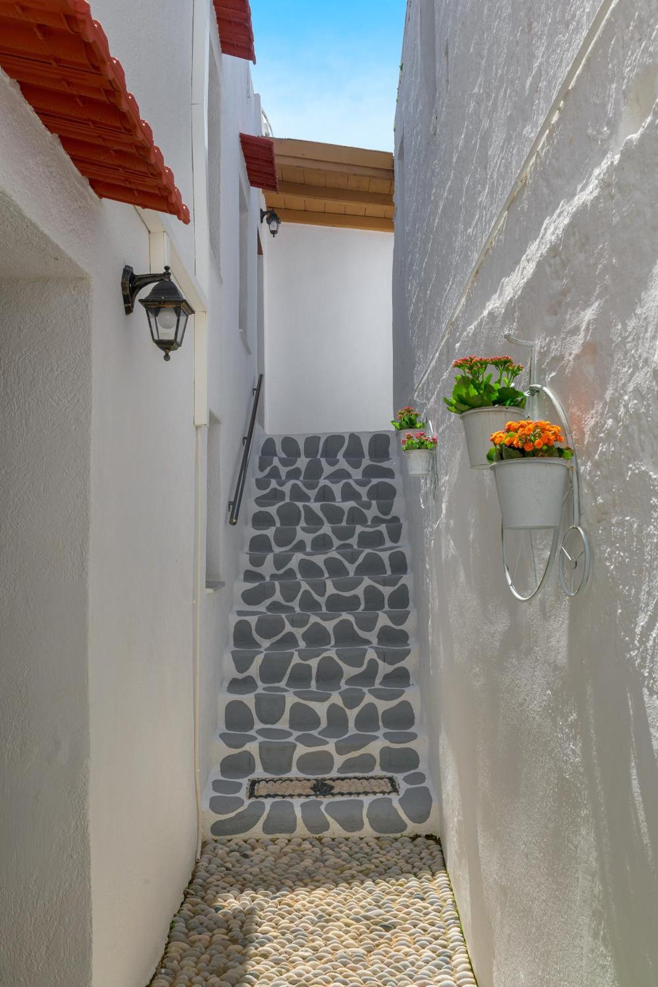 Rustic Self-Inn Rhodes City Exterior photo