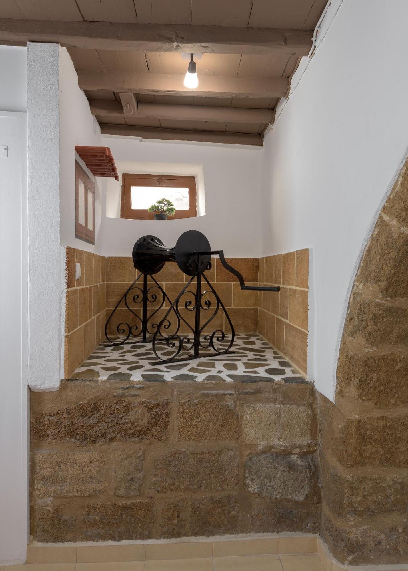 Rustic Self-Inn Rhodes City Exterior photo