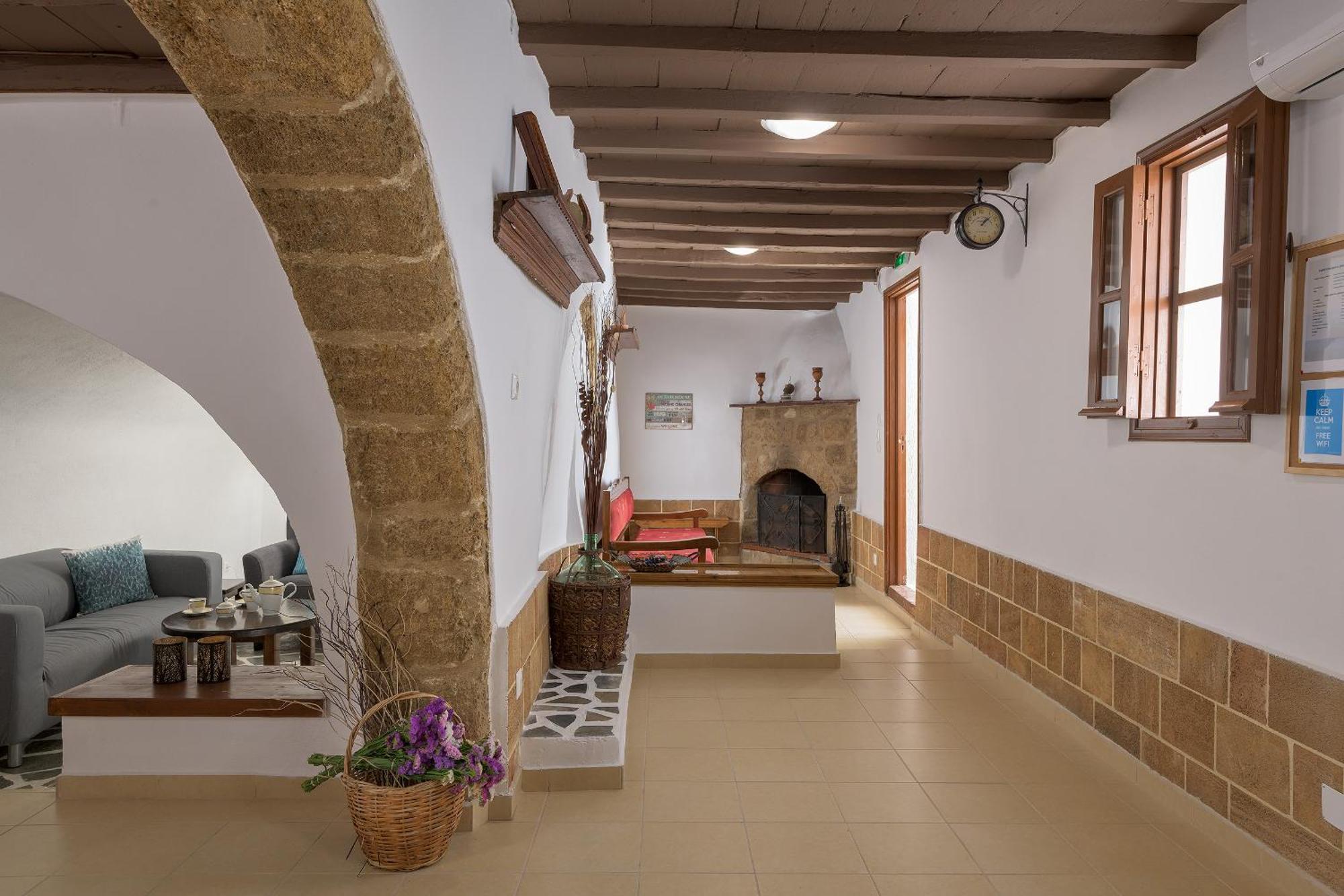 Rustic Self-Inn Rhodes City Exterior photo