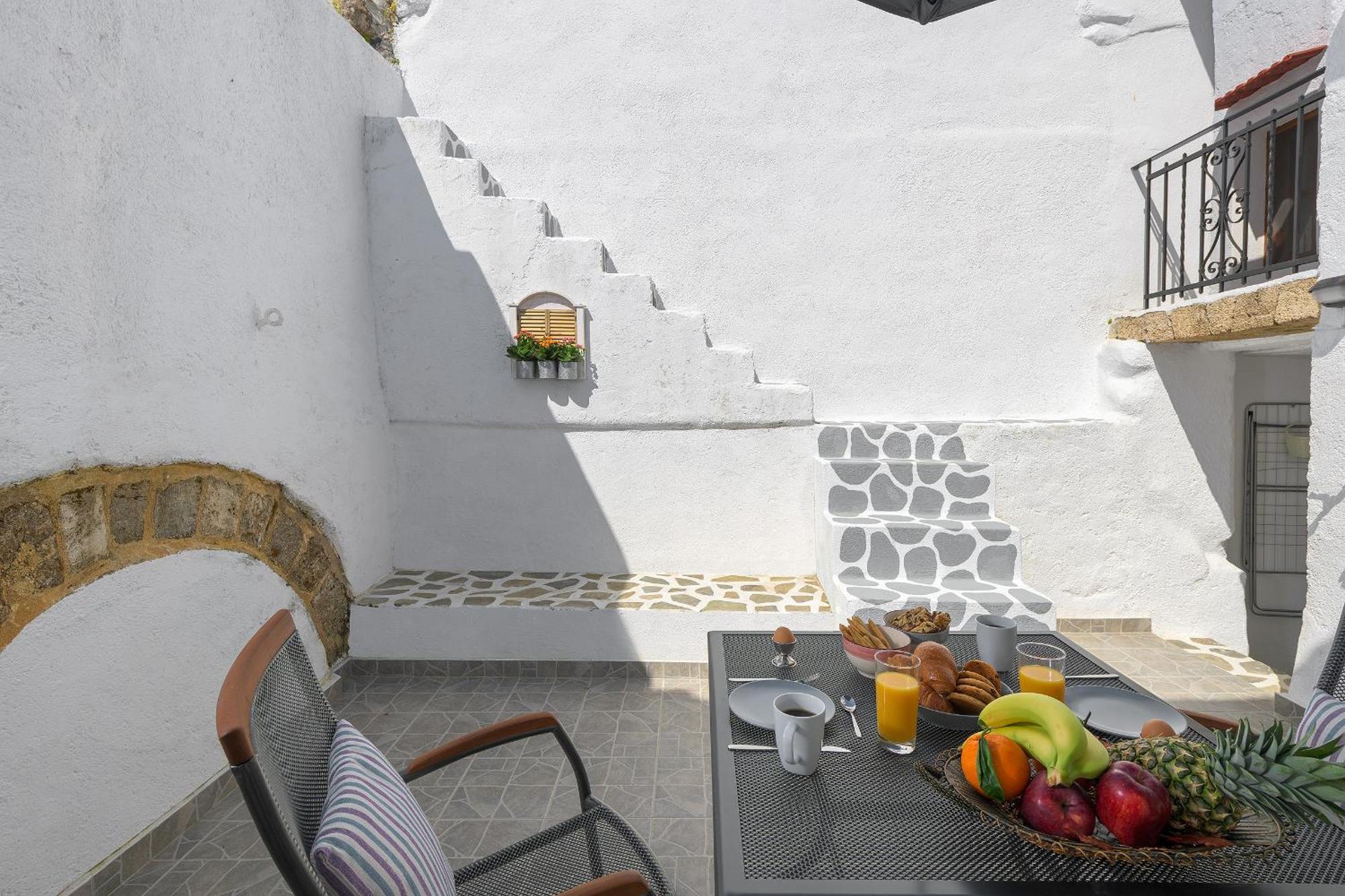 Rustic Self-Inn Rhodes City Exterior photo